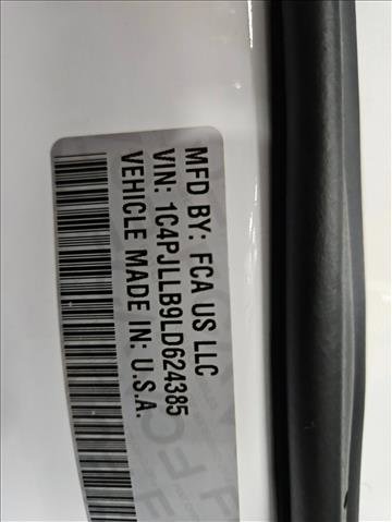 Used 2020 Jeep Cherokee Latitude Plus image 23