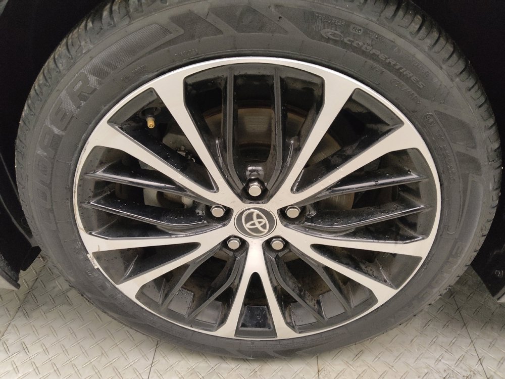 Used 2020 Toyota Camry SE image 31