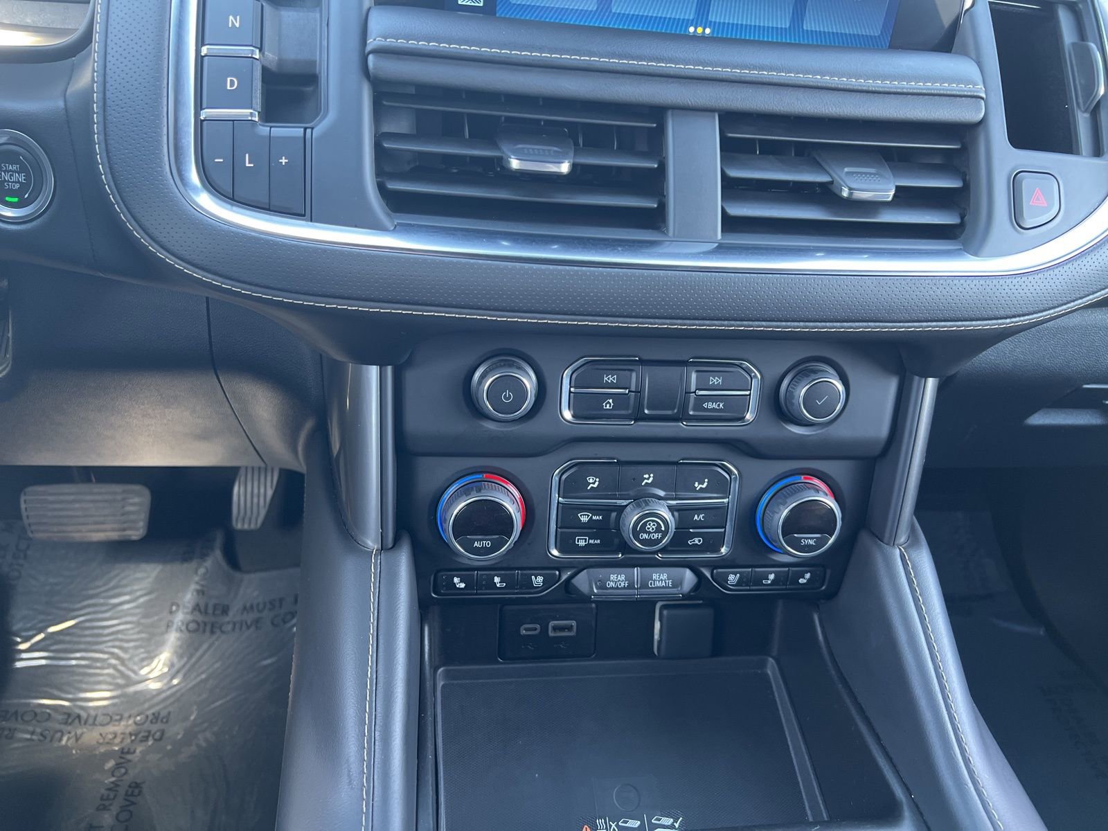 Used 2023 Chevrolet Suburban Premier image 14