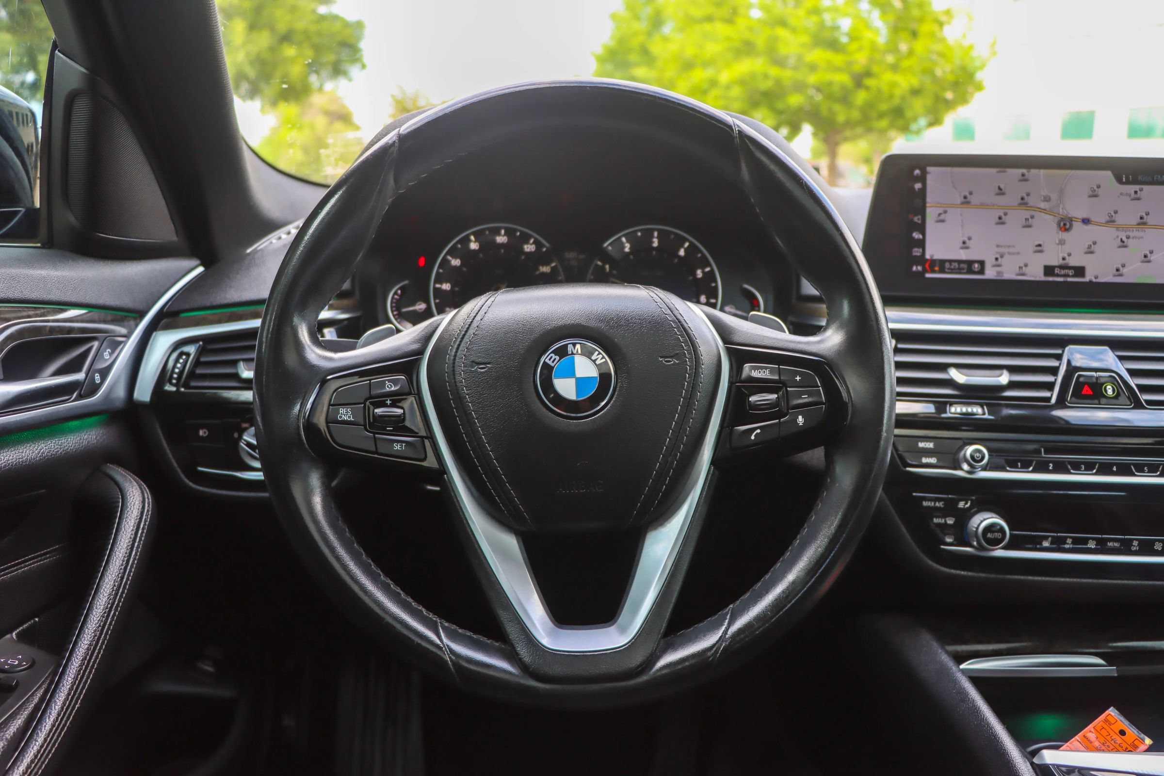 Used 2018 BMW 540i w/ Premium Package RWD image 28