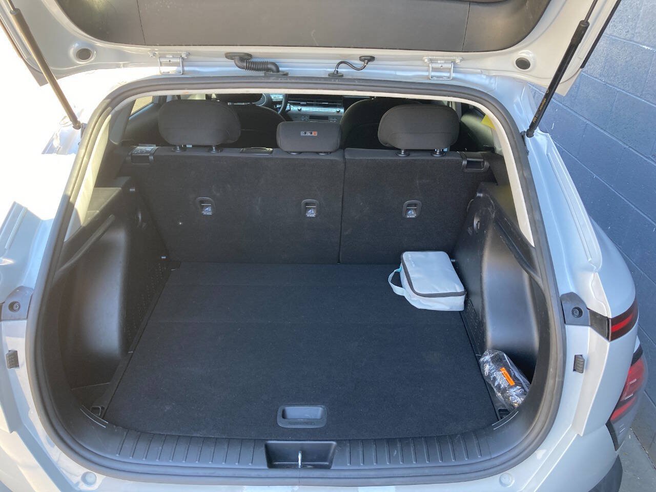 Used 2024 Hyundai Kona SEL FWD image 18