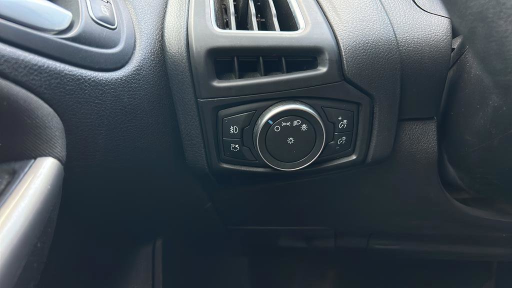 Used 2018 Ford Focus Titanium image 27