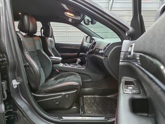 Used 2018 Jeep Grand Cherokee Trailhawk AWD/4WD image 15