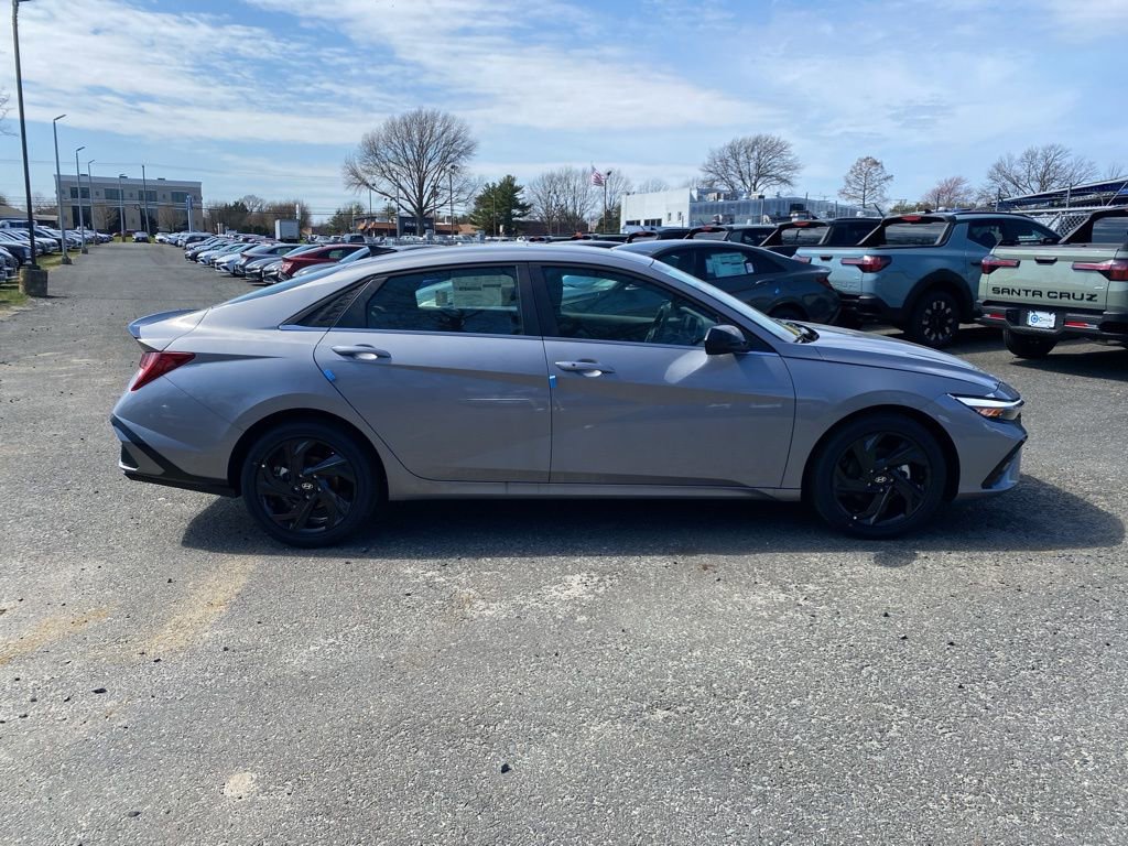 New 2026 Hyundai Elantra SEL Sport Premium FWD image 2