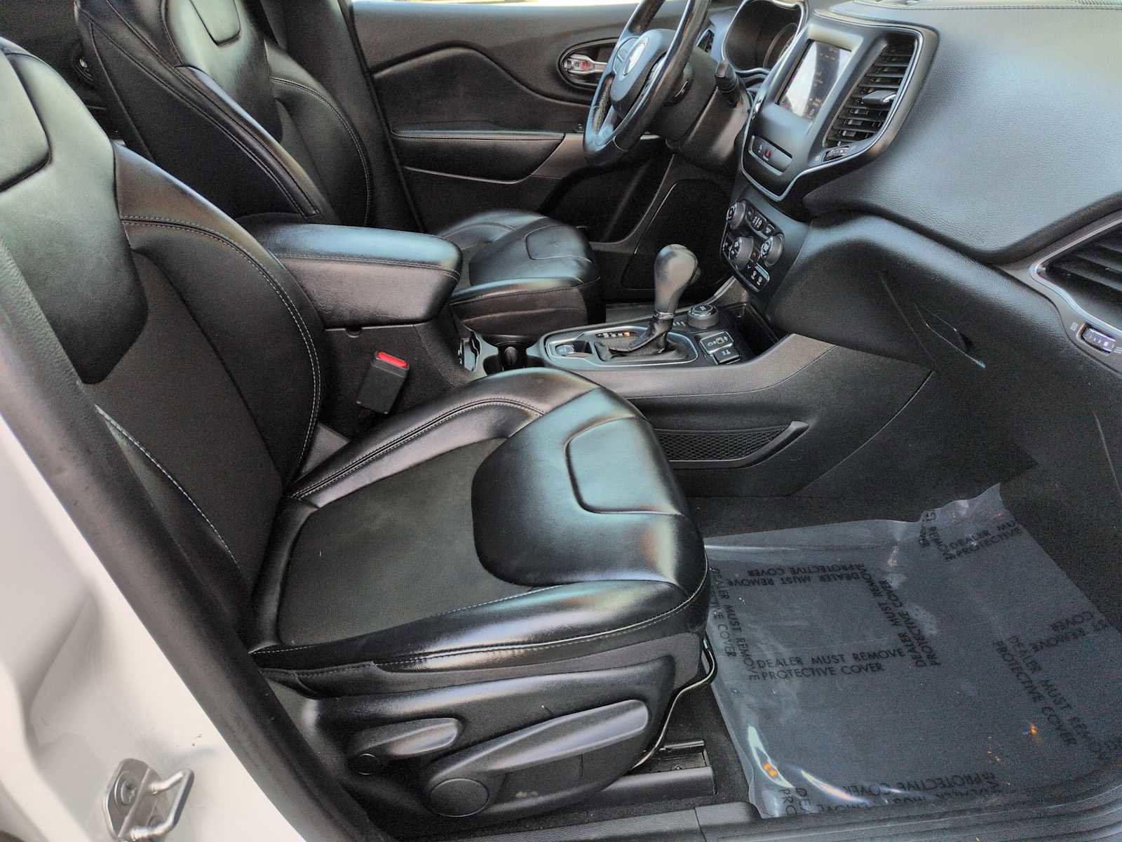 Used 2020 Jeep Cherokee Latitude Plus w/ Comfort/Convenience Group image 23