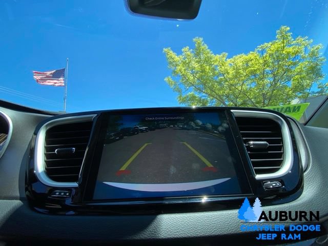 Used 2024 Chrysler Pacifica Touring-L FWD image 44