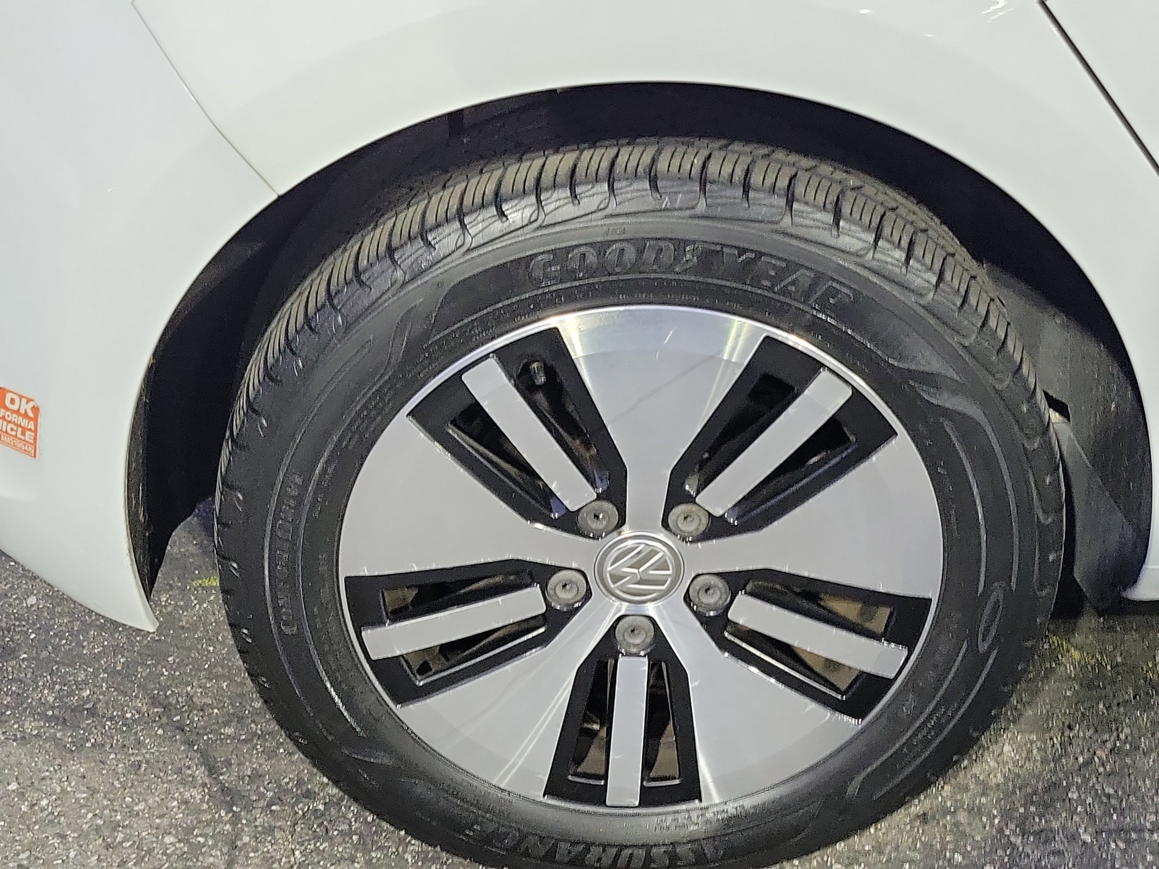 Used 2016 Volkswagen e-Golf SEL Premium image 22