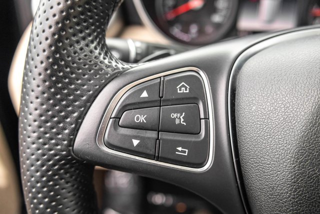 Certified 2018 Mercedes-Benz GLC 300 4MATIC image 17