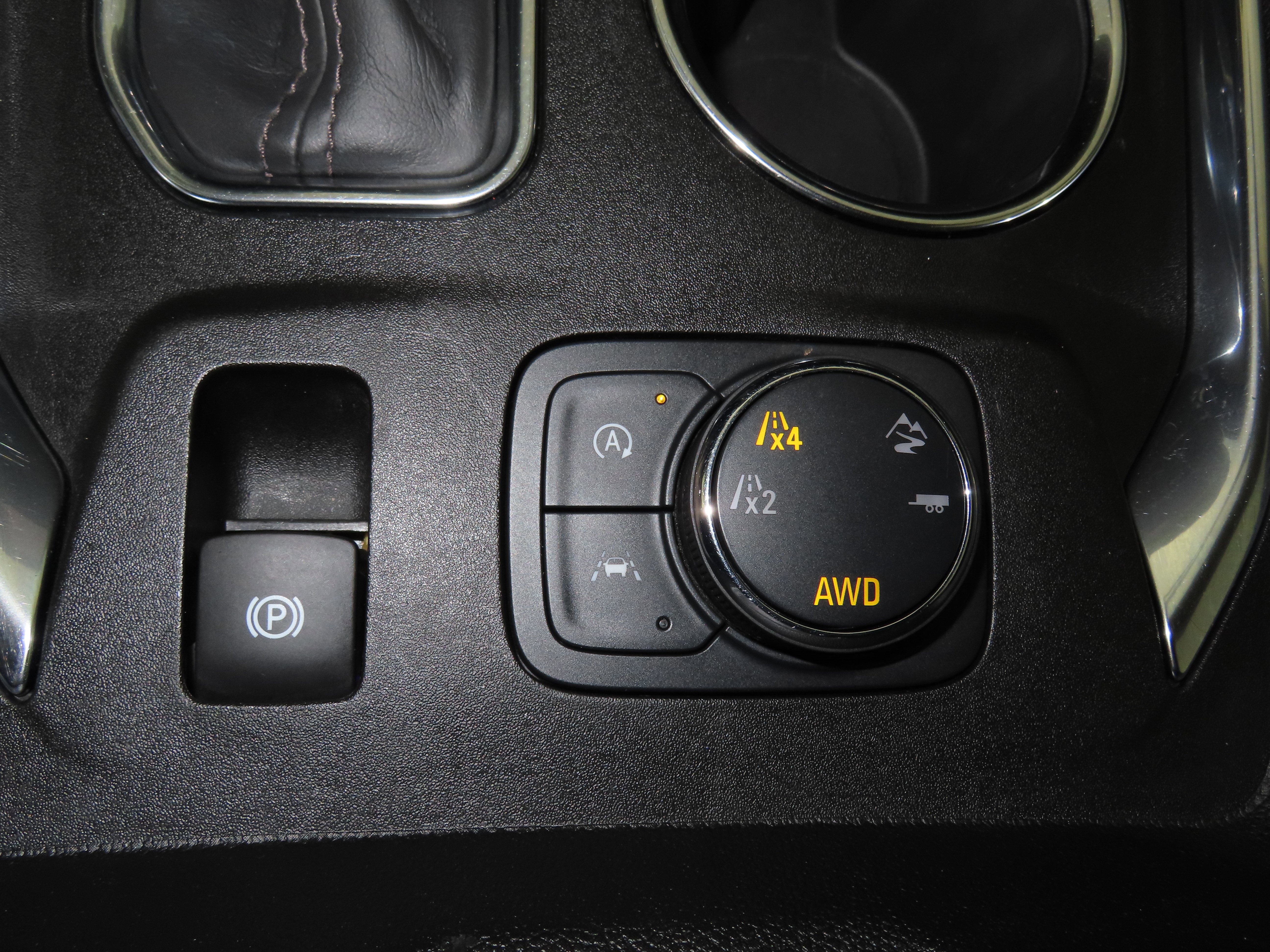 Used 2023 Chevrolet Traverse Premier AWD/4WD image 24