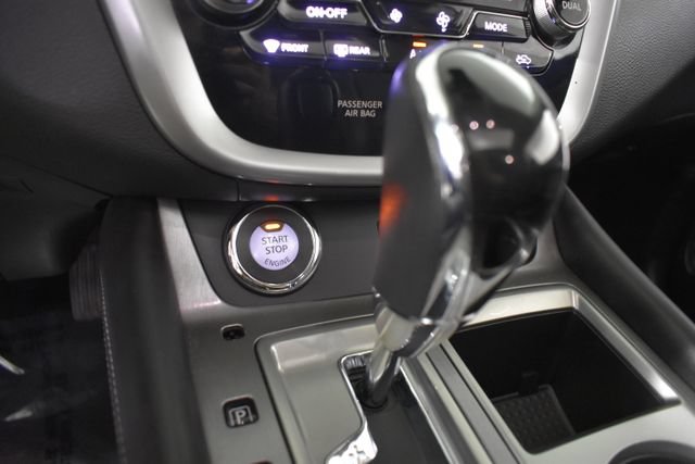 Used 2020 Nissan Murano SL w/ Moonroof Package AWD/4WD image 18