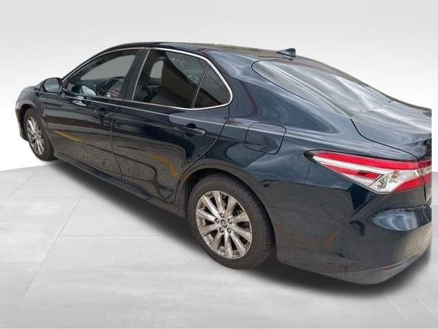 Used 2019 Toyota Camry LE image 4