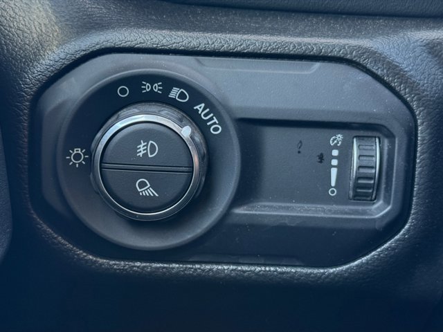 Used 2023 Jeep Gladiator Overland AWD/4WD image 12