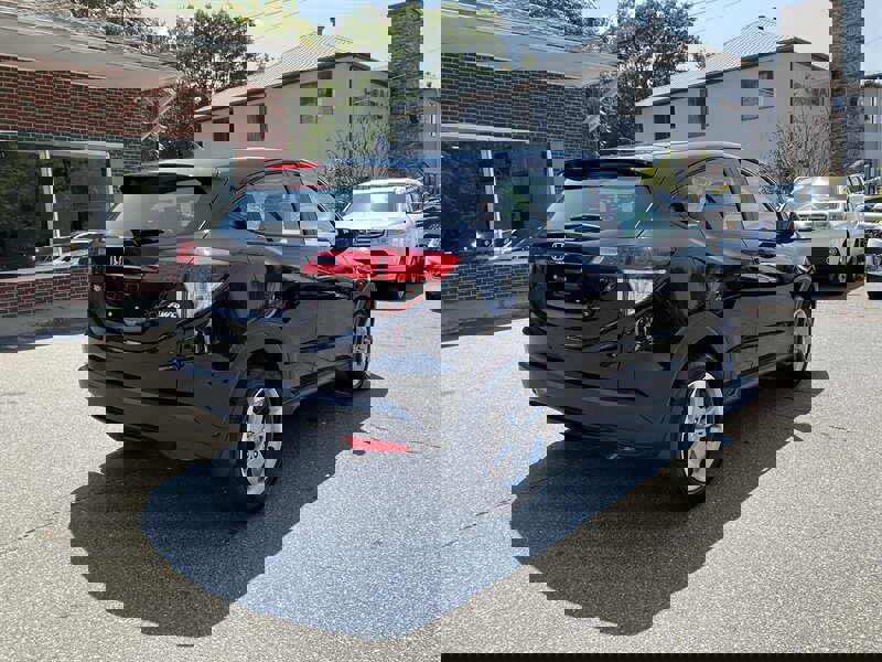 Used 2022 Honda HR-V LX image 5