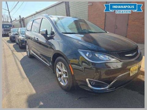 Used 2019 Chrysler Pacifica Limited image 1