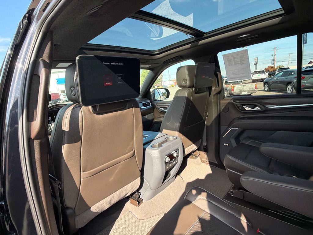 Used 2024 GMC Yukon Denali w/ Advanced Technology Package AWD/4WD image 15