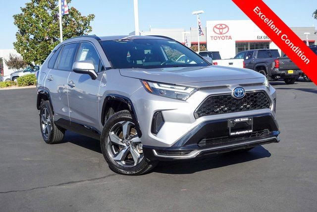 Used 2022 Toyota RAV4 SE image 2