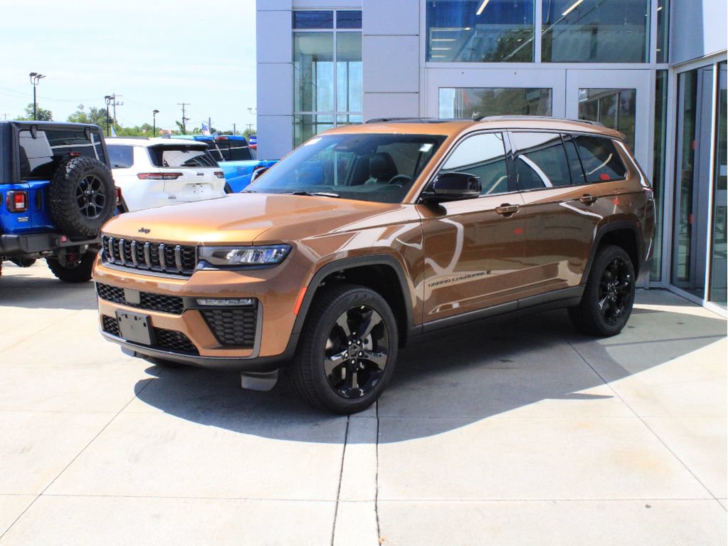 New 2026 Jeep Grand Cherokee L Limited w/ Limited Altitude Package AWD/4WD image 3