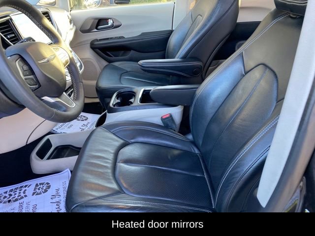 Used 2022 Chrysler Pacifica Touring-L image 13