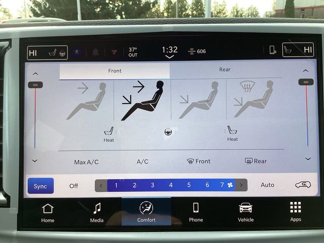 New 2026 Chrysler Pacifica Select w/ S Appearance Package image 18