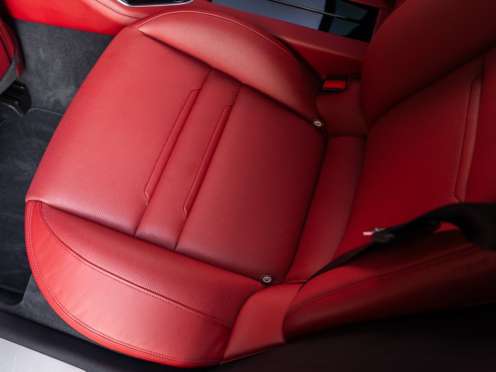 Certified 2023 Porsche Panamera 4S AWD/4WD image 36