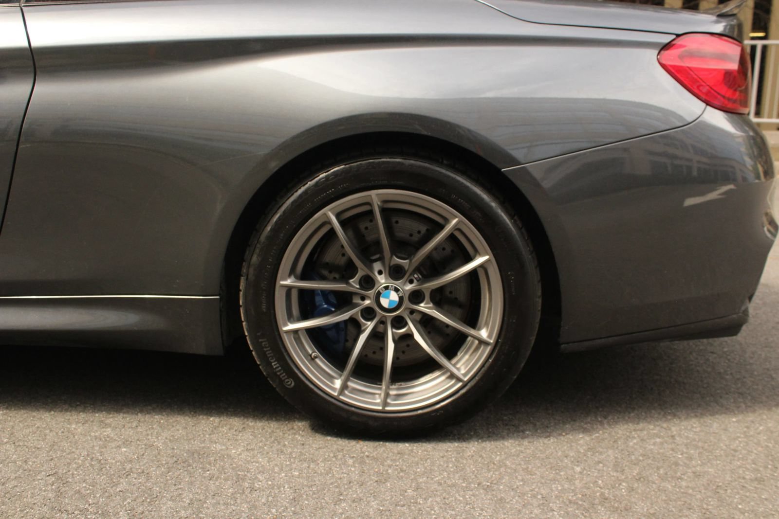 Used 2018 BMW M4 Convertible RWD image 10