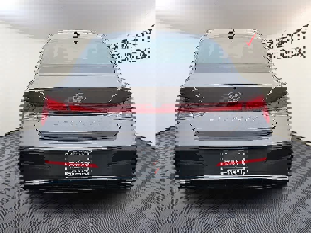 Used 2024 Hyundai Elantra SEL image 5