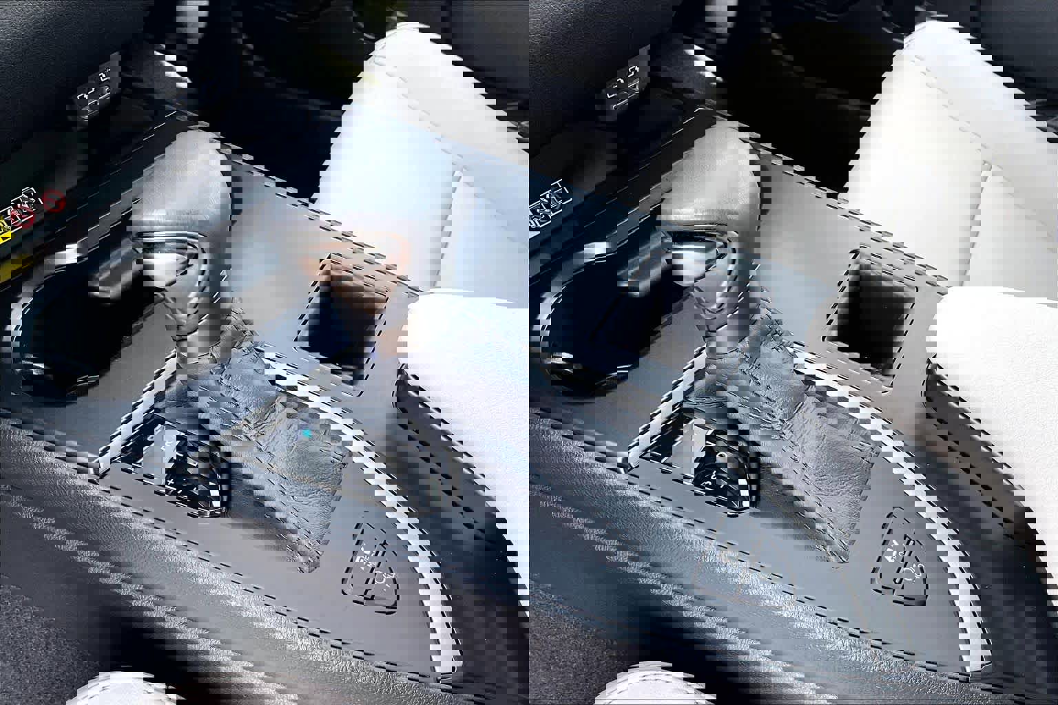 Certified 2023 Lexus UX 250h FWD w/ Accessory Package (Z2) image 15