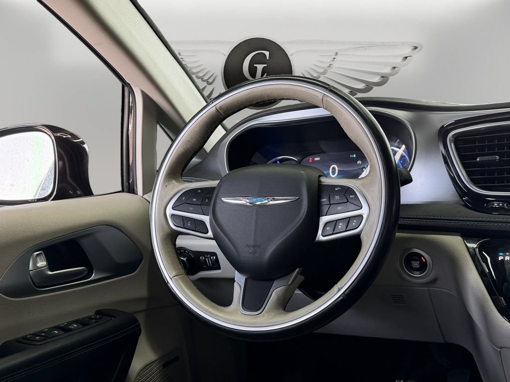 Used 2018 Chrysler Pacifica Limited w/ Advanced Safetytec Group FWD image 12