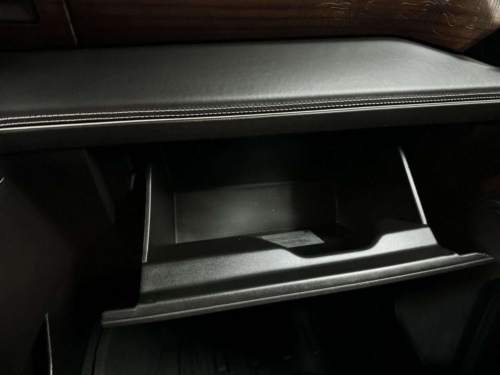 Used 2024 GMC Sierra 3500 Denali Ultimate image 27