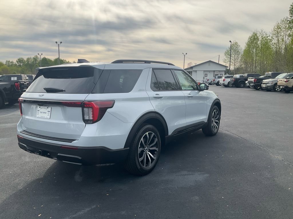 New 2026 Ford Explorer ST-Line image 5