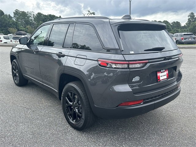 New 2025 Jeep Grand Cherokee Altitude image 3