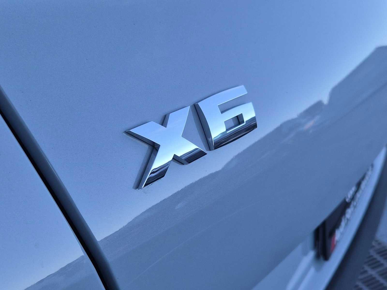 Used 2024 BMW X6 M60i image 10