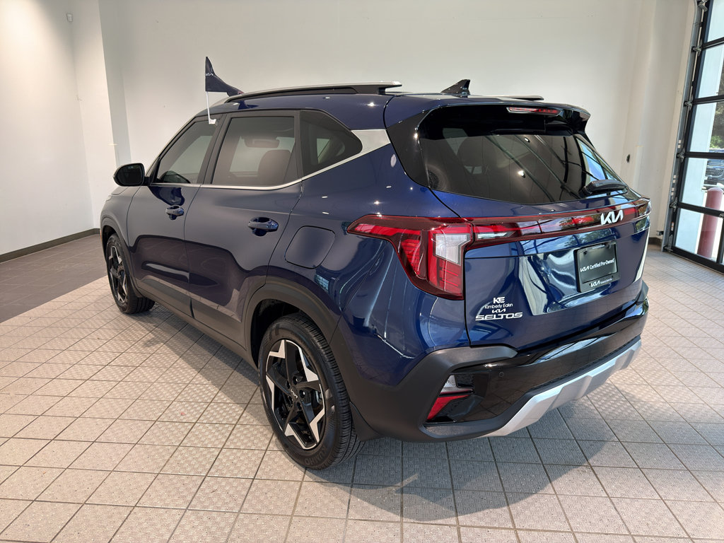 Used 2025 Kia Seltos EX w/ EX Sunroof Package FWD image 3