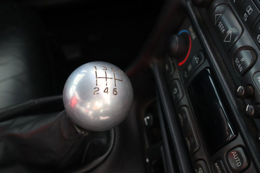 Used 2001 Chevrolet Corvette Convertible w/ Preferred Equipment Group2 image 25