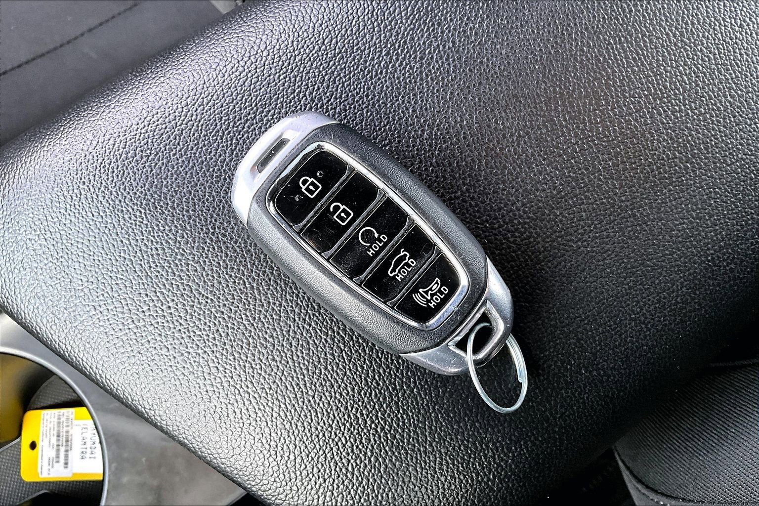 Used 2022 Hyundai Elantra SEL w/ Winter Weather Package image 32