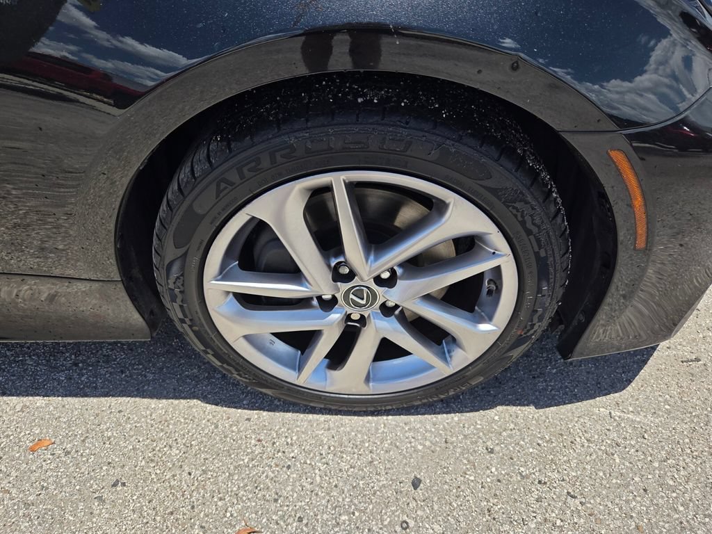 Used 2020 Lexus RC 300 w/ Accessory Package RWD image 17