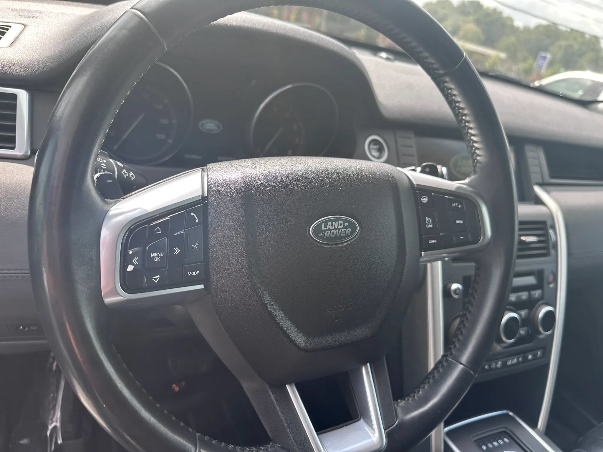 Used 2017 Land Rover Discovery Sport HSE AWD/4WD image 14