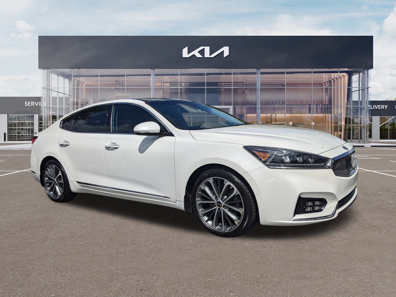 Certified 2019 Kia Cadenza Technology