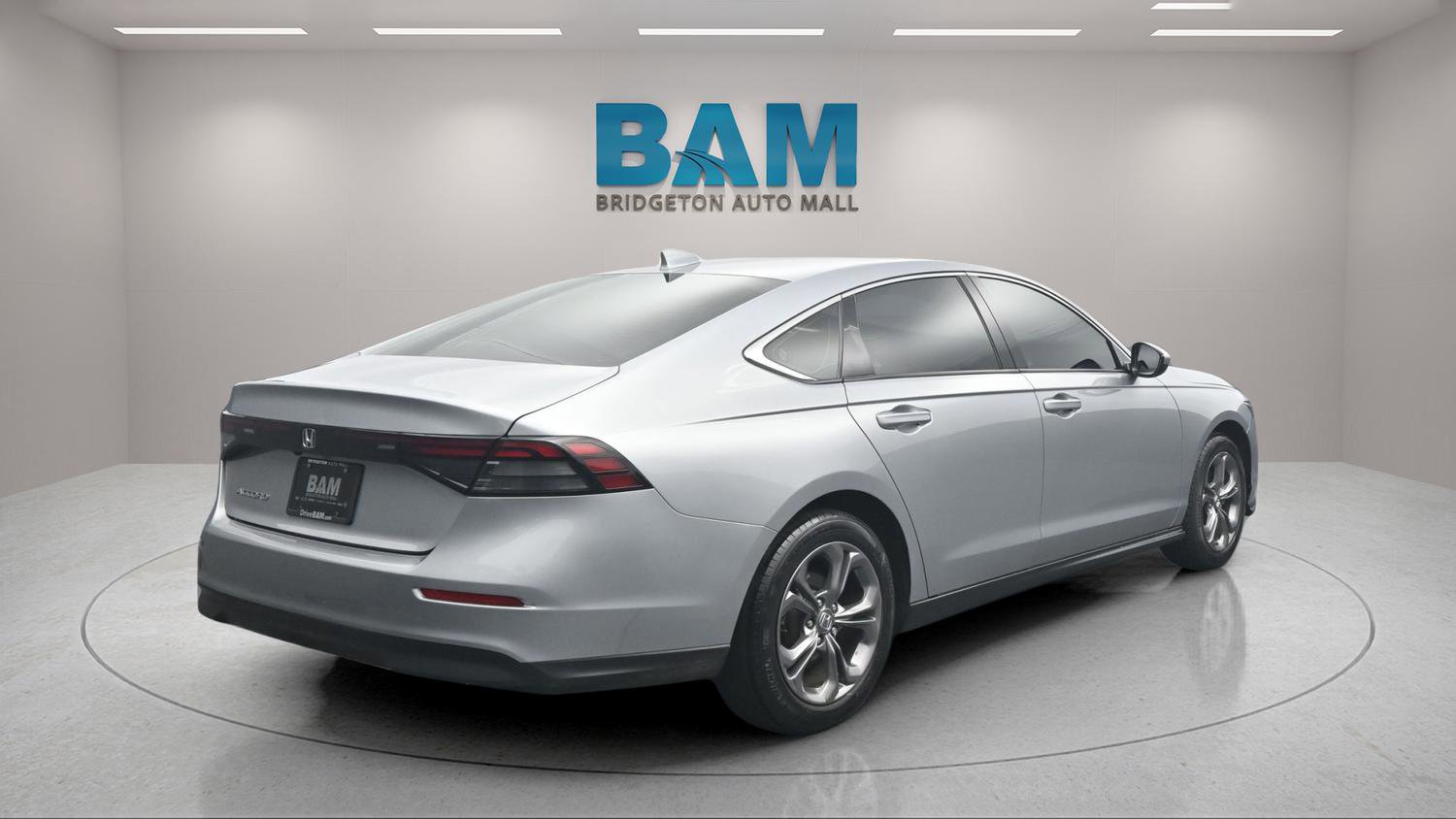 Used 2023 Honda Accord EX image 3