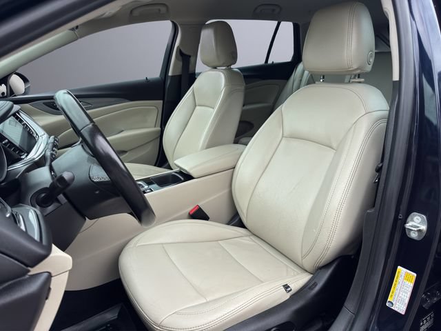 Used 2018 Buick Regal Preferred w/ Sights and Sounds Package AWD/4WD image 14