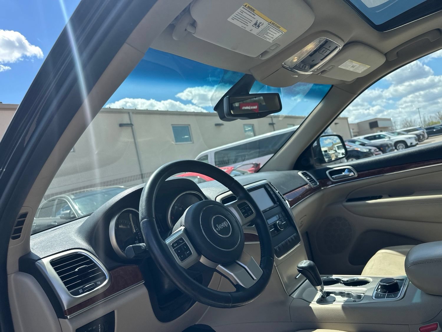 Used 2011 Jeep Grand Cherokee Limited AWD/4WD image 13