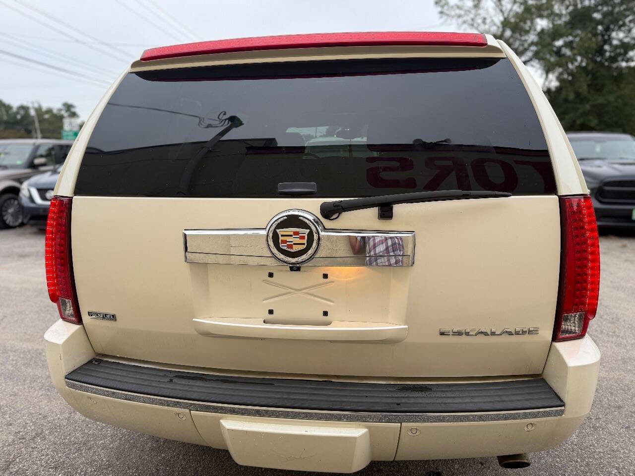 Used 2009 Cadillac Escalade AWD image 6