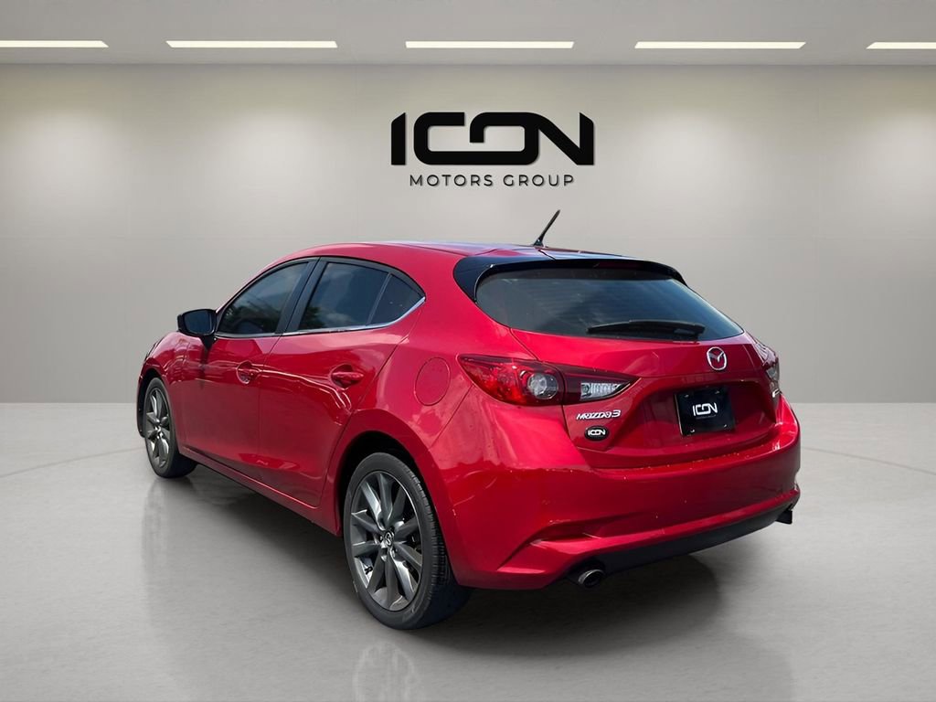 Used 2018 MAZDA MAZDA3 Touring image 2