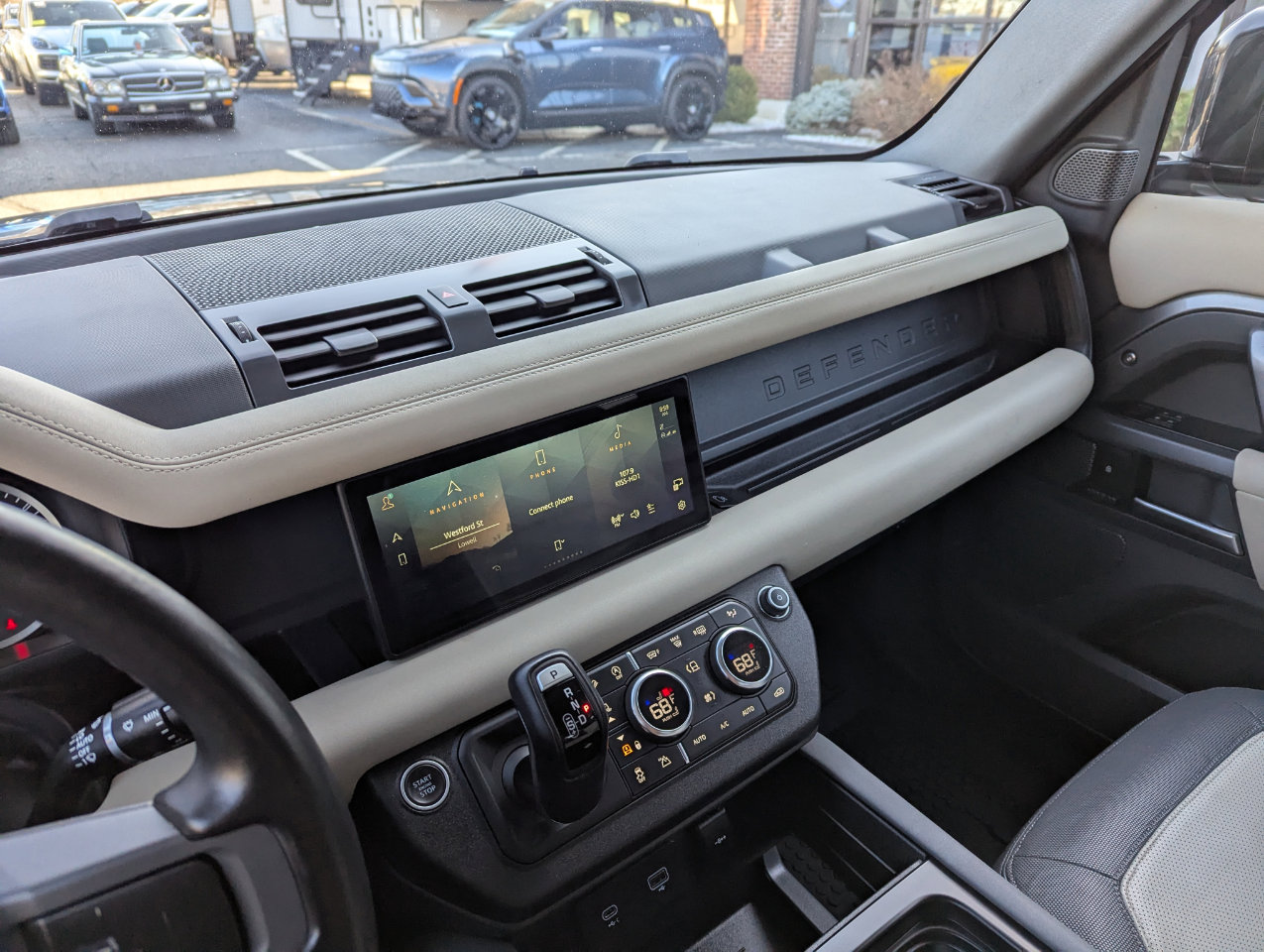 Used 2023 Land Rover Defender 110 X-Dynamic SE image 22