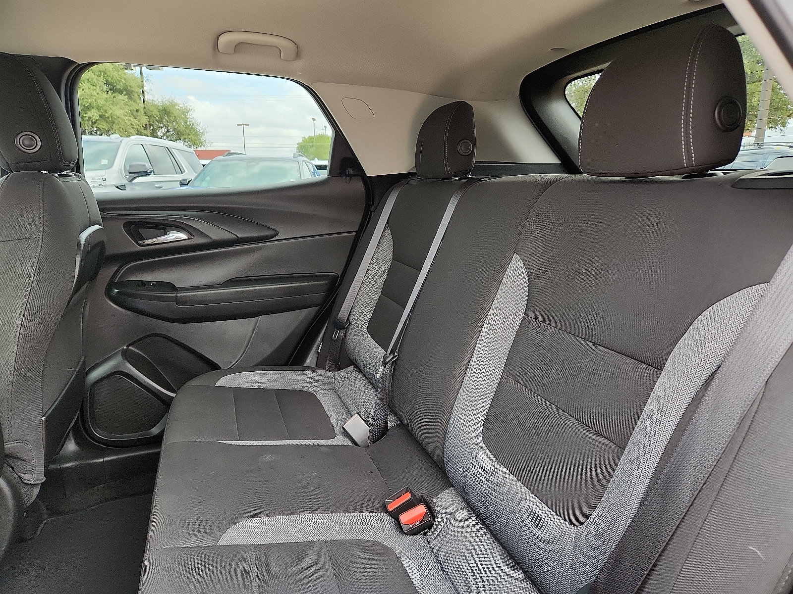 Used 2025 Chevrolet TrailBlazer LT FWD image 12