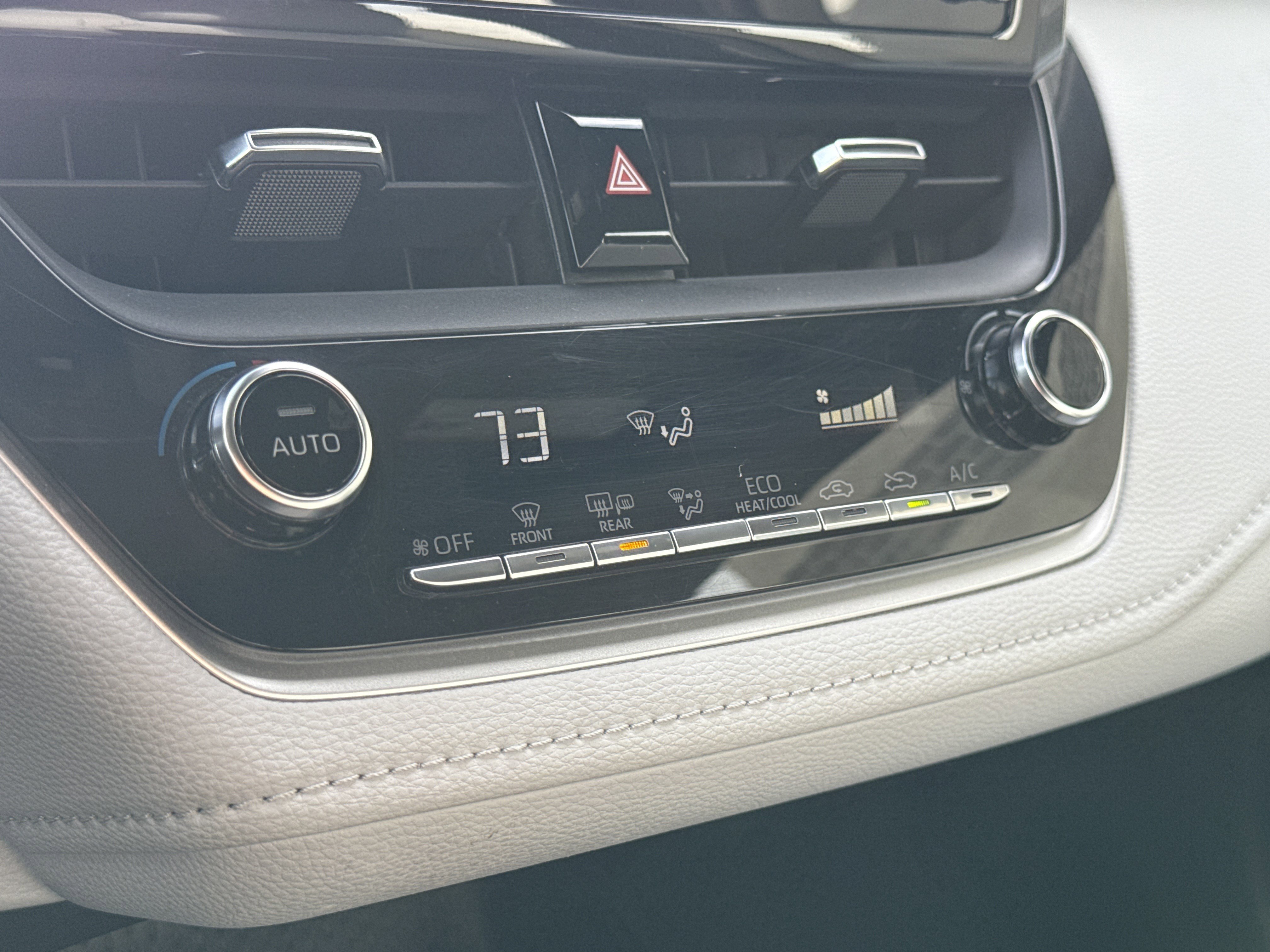 Used 2019 Toyota Corolla SE image 34