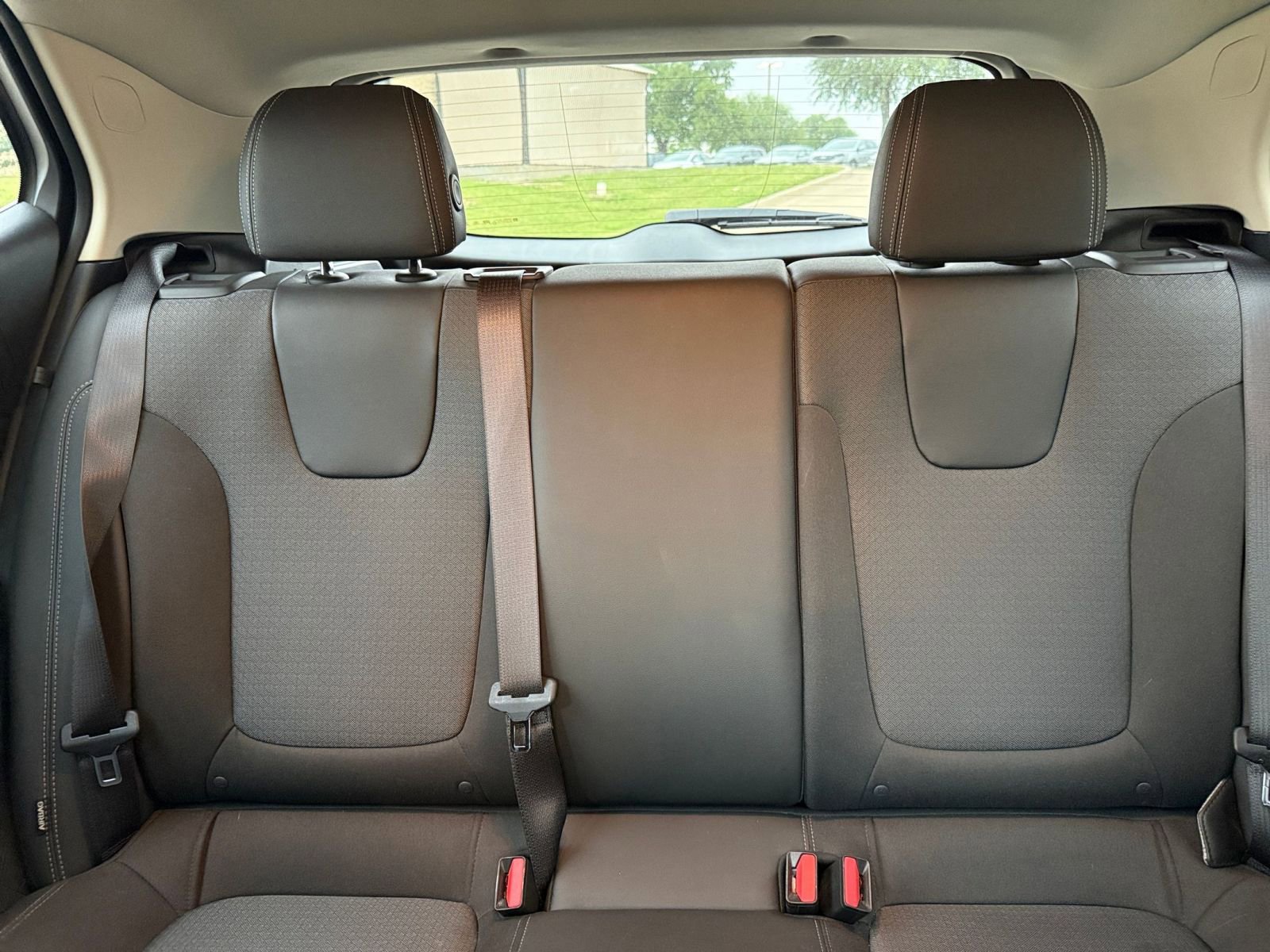 Used 2025 Buick Encore GX Preferred AWD/4WD image 39