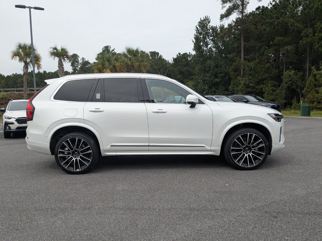 Used 2025 Volvo XC90 B6 Ultra AWD/4WD image 3