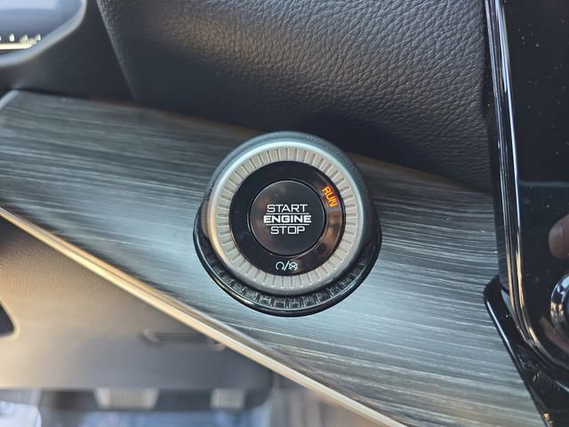 Certified 2024 Jeep Wagoneer Series II w/ Flexible Seating Group image 26