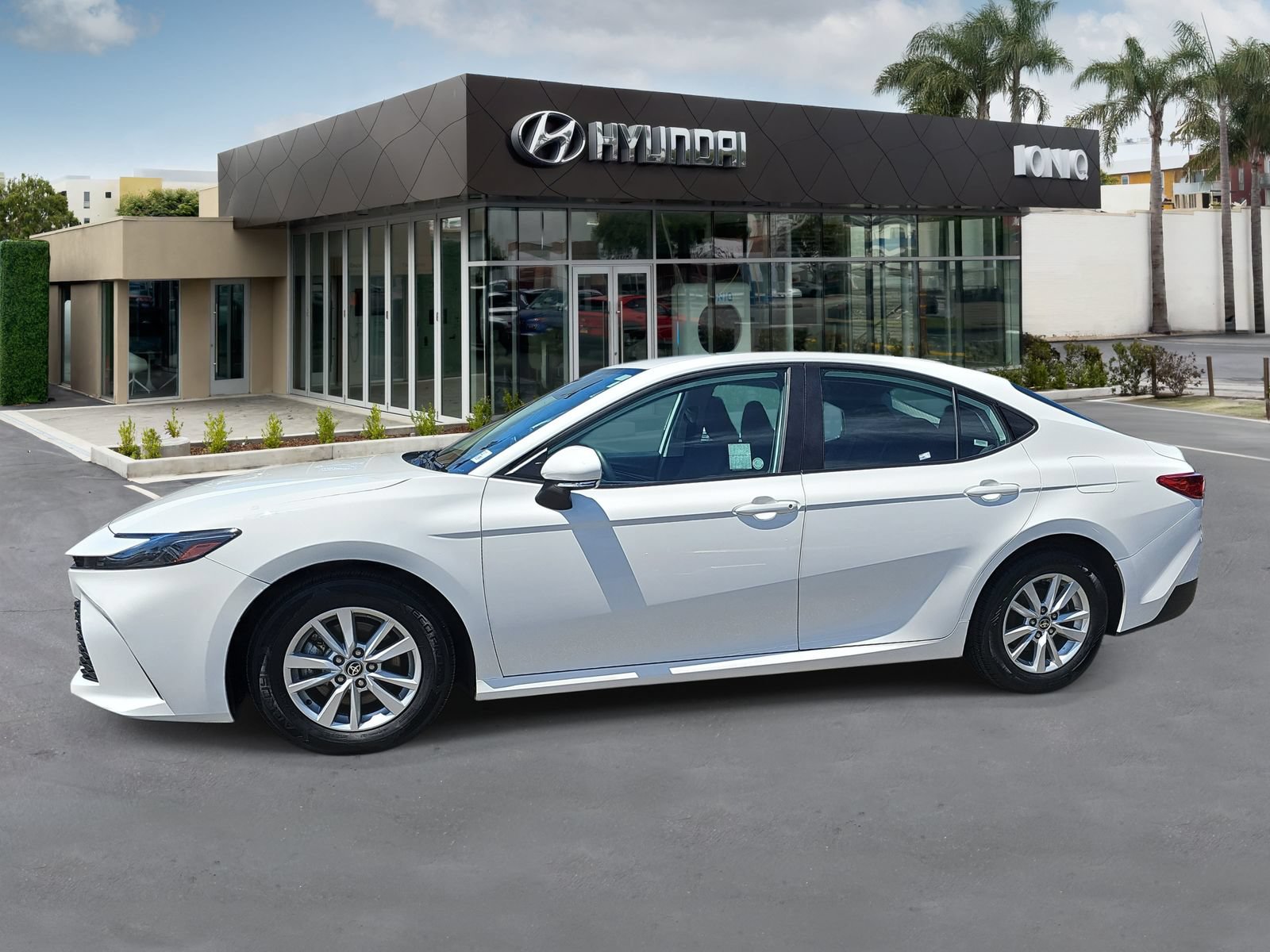 Used 2025 Toyota Camry LE FWD image 6